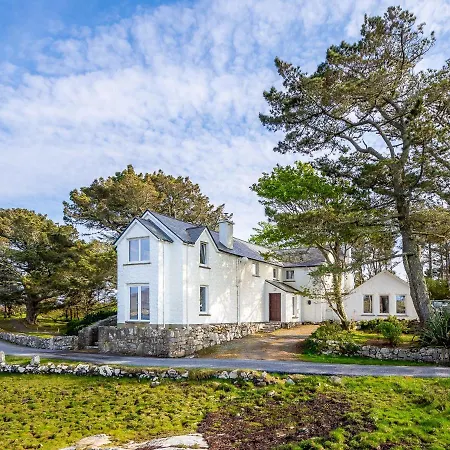 Cannute House * Canower